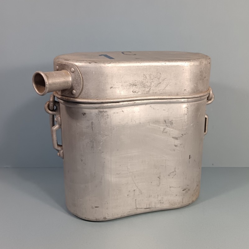 GAMMELE COLLECTIVE OU BOUTHEON BOUTEILLON EN ALUMINIUM FABRICATION 1945 1950 MARQUAGE 1ère COMPAGNIE